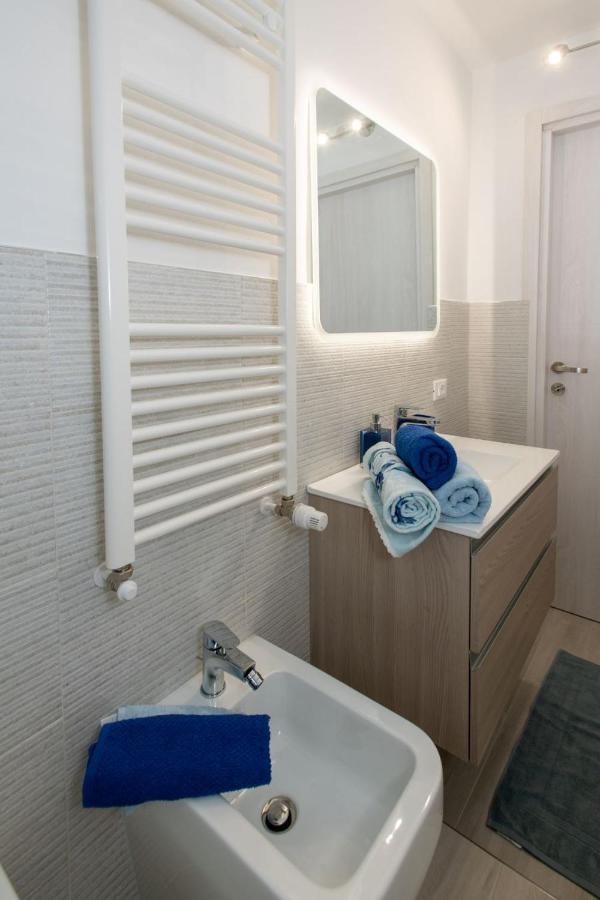The Palm Sisters - Navigli, Bocconi Apartment Milano Exterior foto